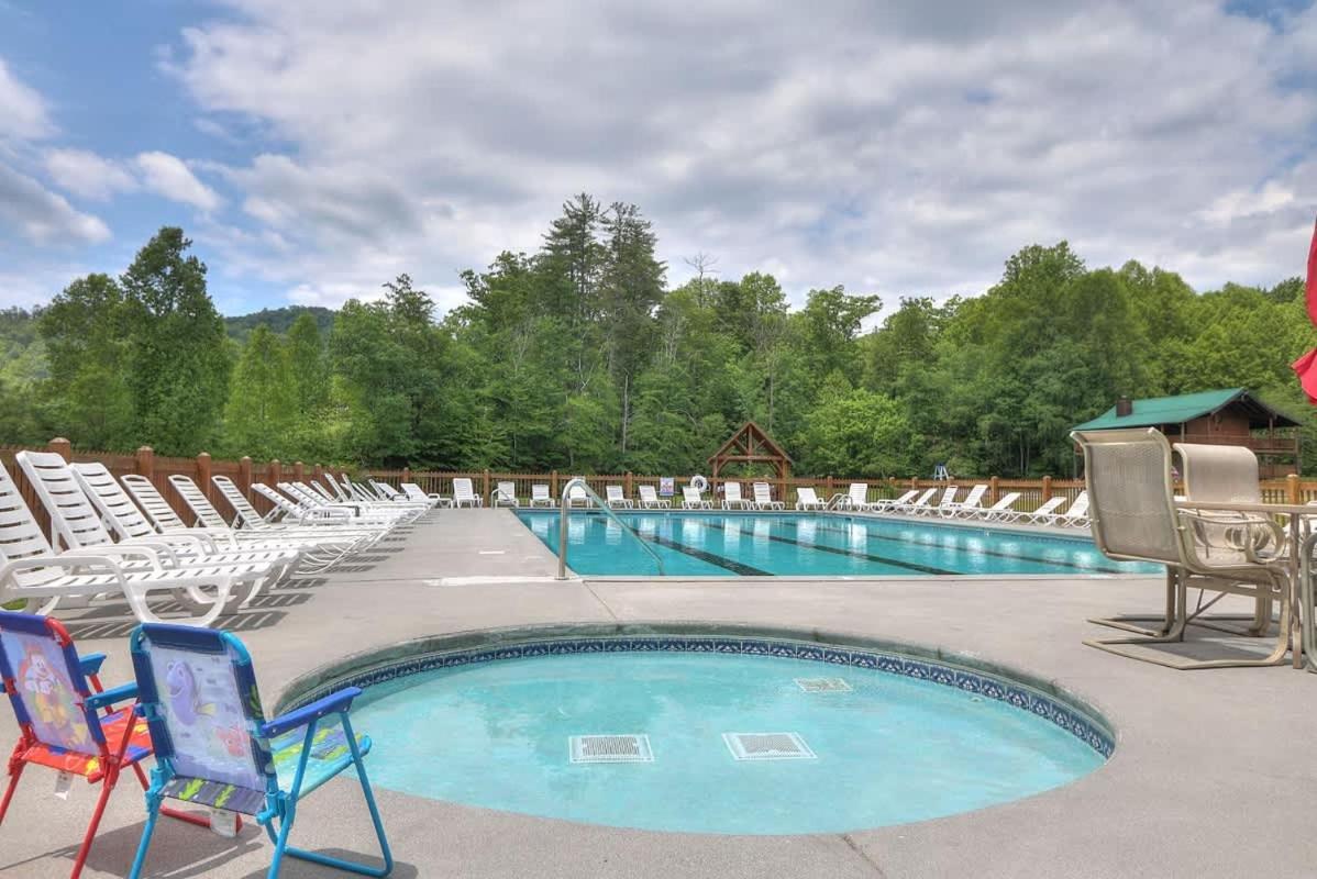 Gorgeous View. Hot Tub. Privacy. Fireplace. Pool & Fishing Access! Sevierville Extérieur photo