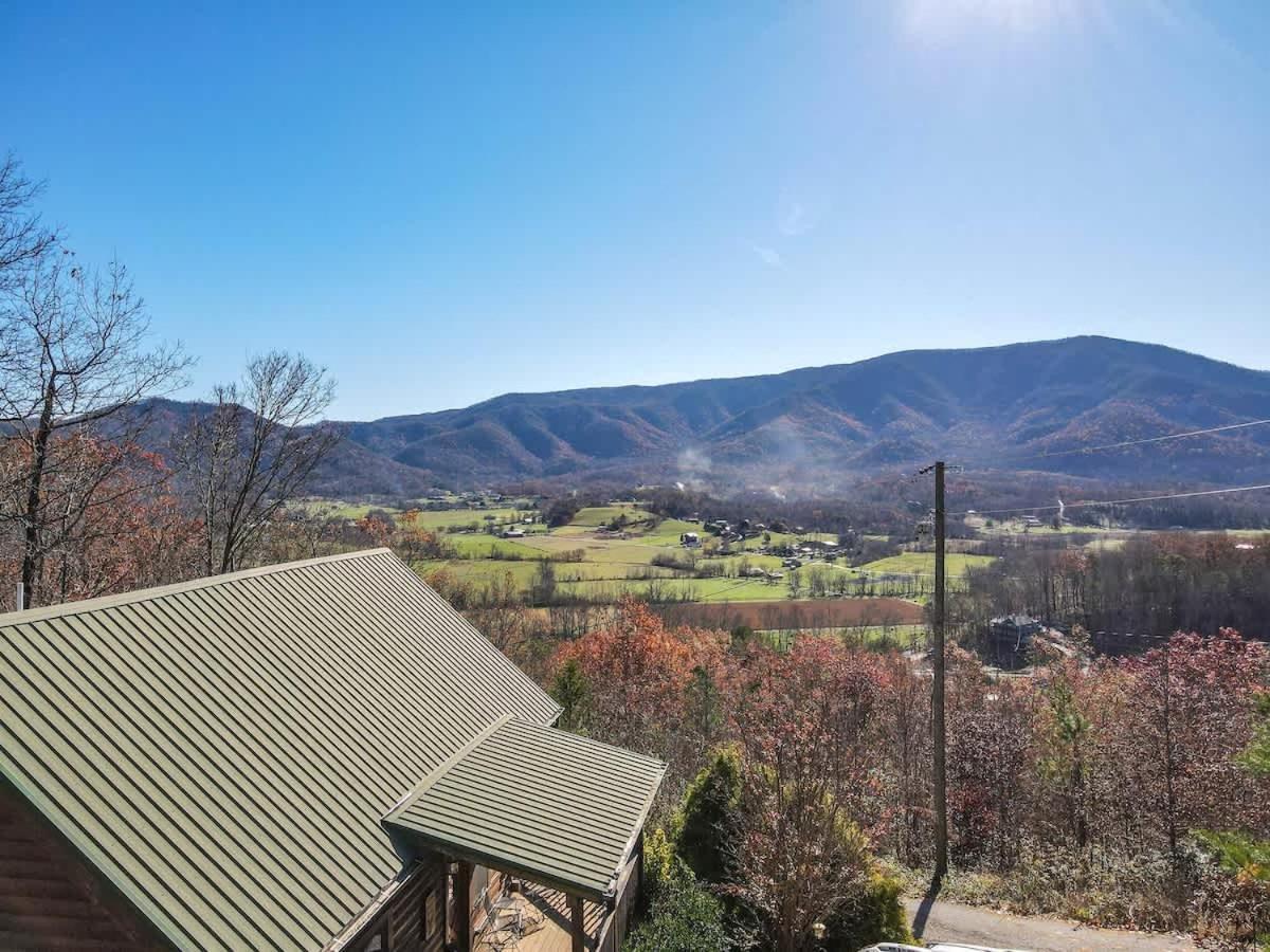 Gorgeous View. Hot Tub. Privacy. Fireplace. Pool & Fishing Access! Sevierville Extérieur photo