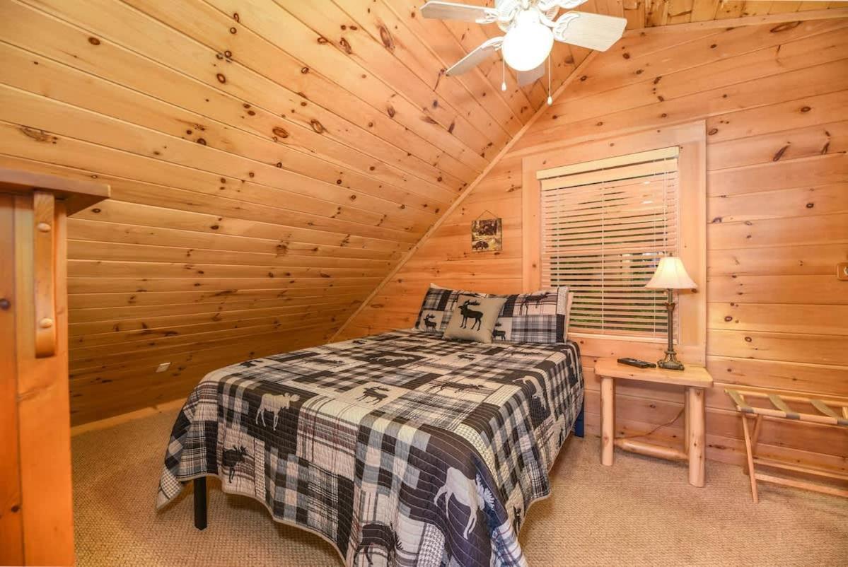 Gorgeous View. Hot Tub. Privacy. Fireplace. Pool & Fishing Access! Sevierville Extérieur photo